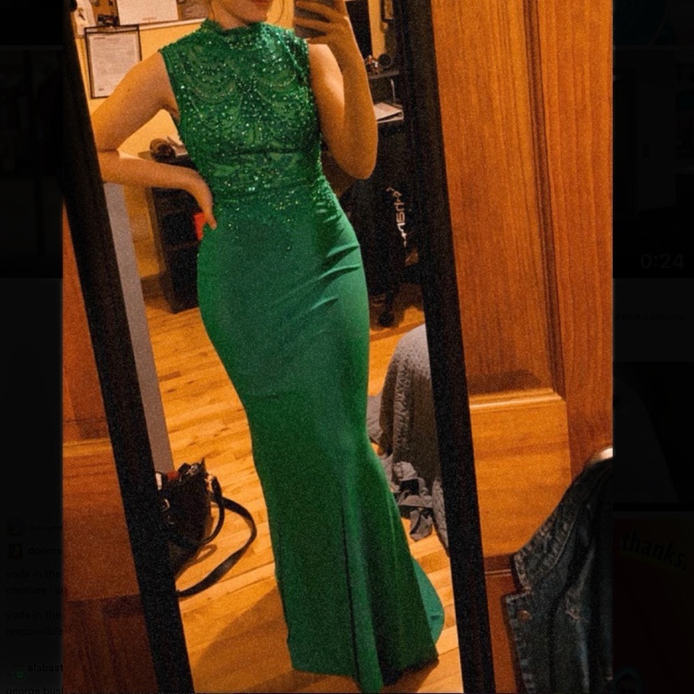 Emerald green prom dress, size 0-2